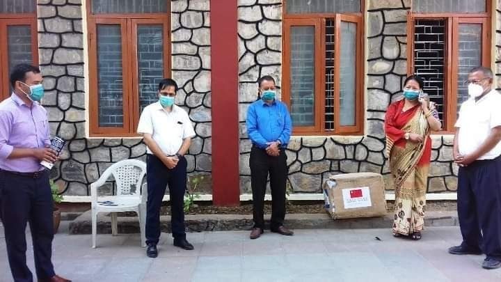 पोखरालाई चीनको कुनमिङ सहरले पठायोे स्वास्थ्य सामाग्री