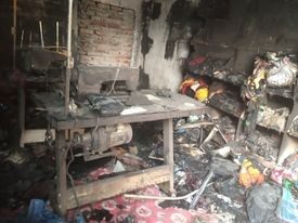 सन्तोष कपडा पसल दाजुभाई गारमेन्टमा आगलागि ,२१लाख बराबरको क्षति